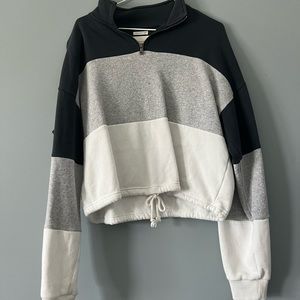 american eagle cropped sweatshirt